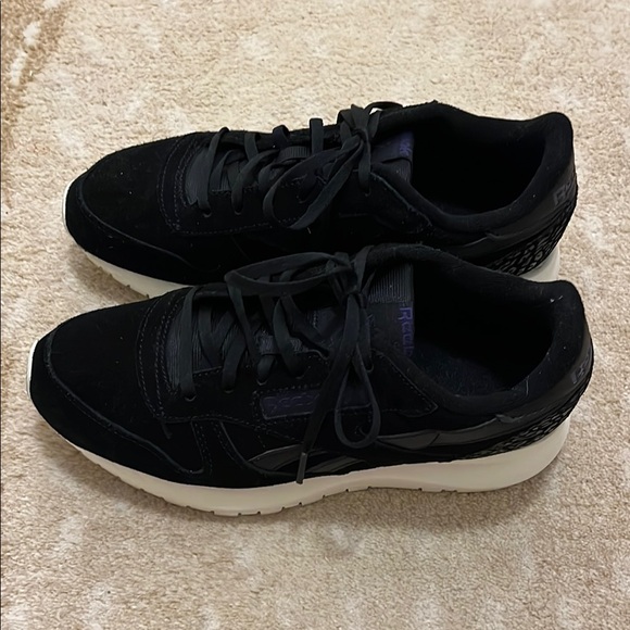 Reebok Classic Leather Sneakers - Picture 3 of 7